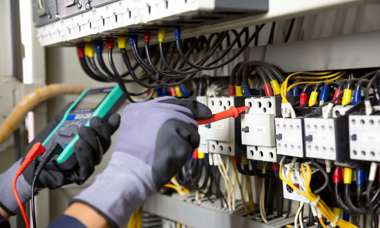 Elettricista sos manitenance electrical services page